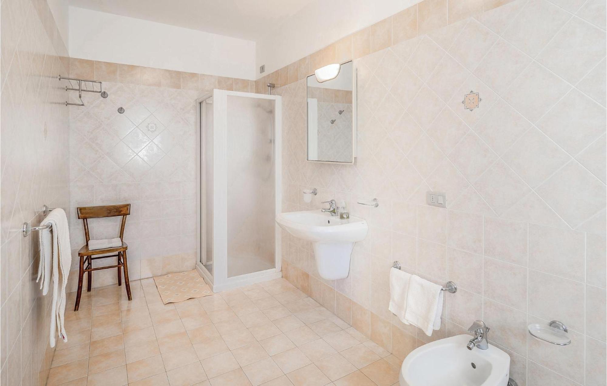 Awesome Home In Ariano Nel Polesine With Kitchen San Basilio Exterior photo