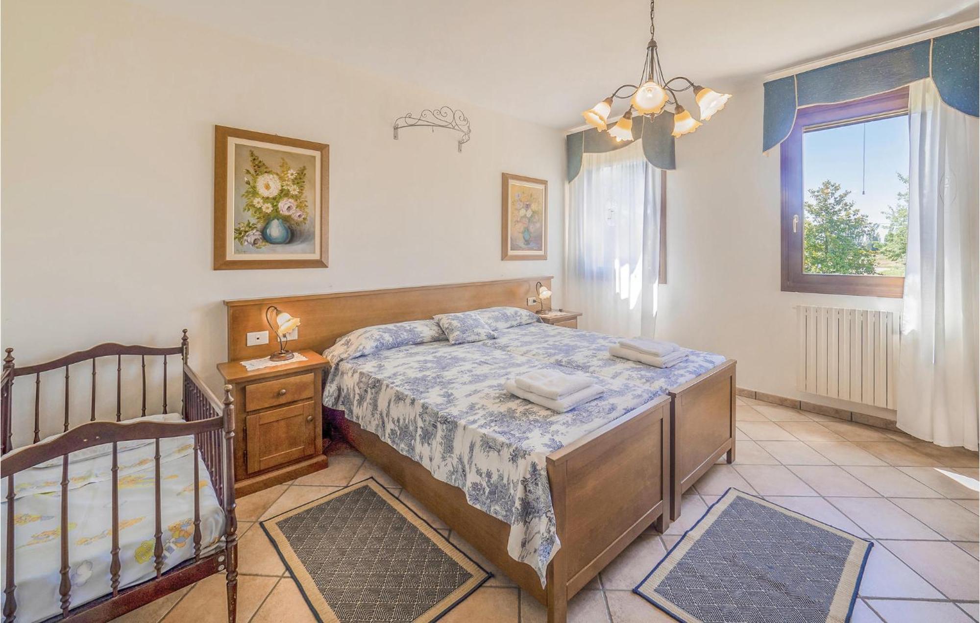 Awesome Home In Ariano Nel Polesine With Kitchen San Basilio Exterior photo